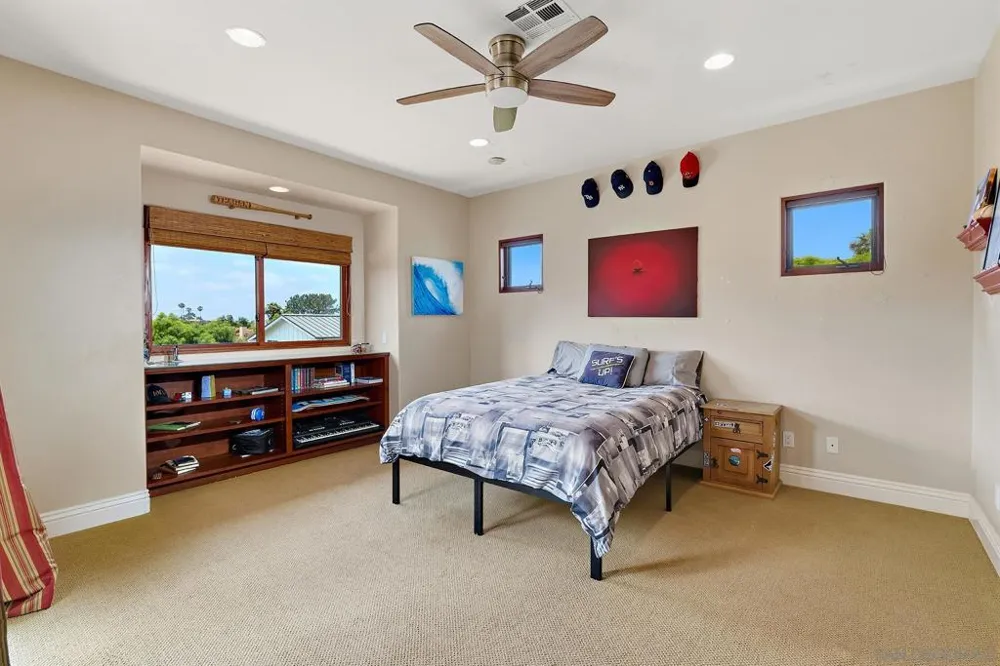 645 N. Rios Solana Beach, CA 92075