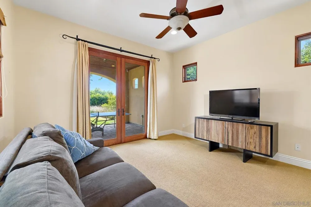645 N. Rios Solana Beach, CA 92075