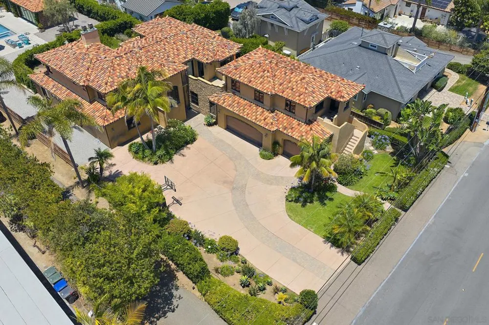 645 N. Rios Solana Beach, CA 92075