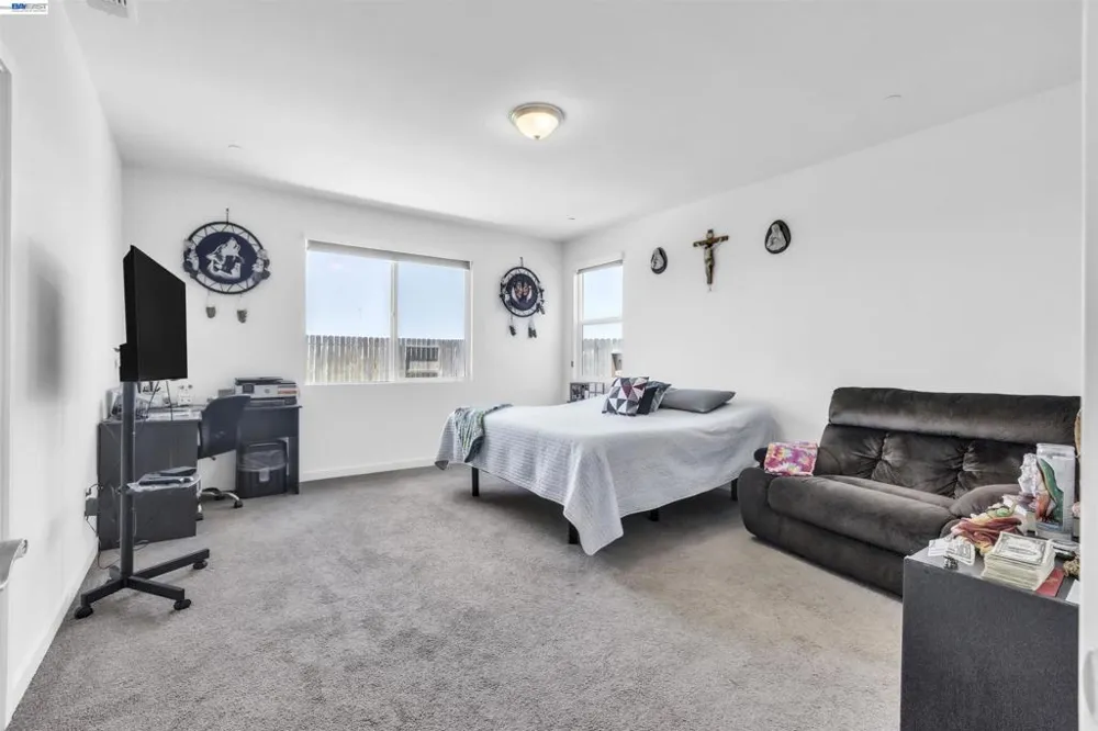 1893 Summit Dr Los Banos, CA 93635
