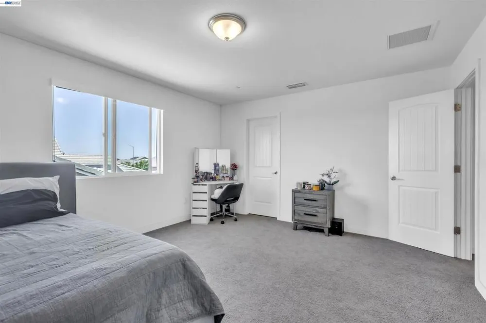 1893 Summit Dr Los Banos, CA 93635
