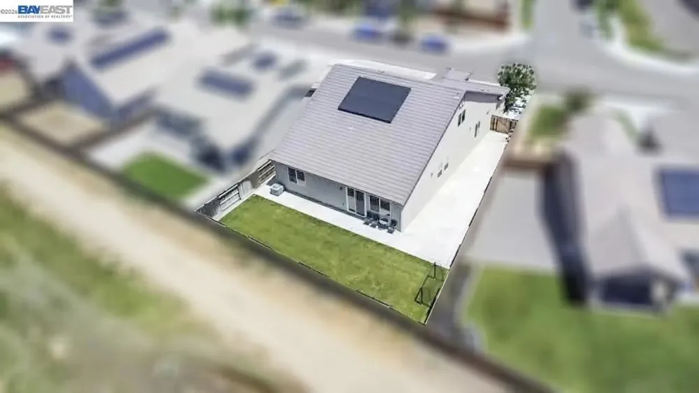 1893 Summit Dr Los Banos, CA 93635