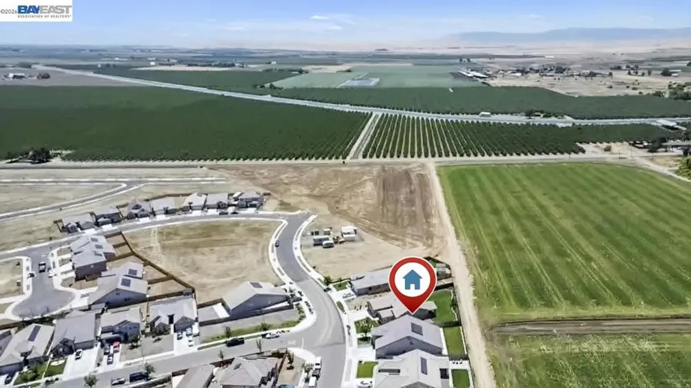 1893 Summit Dr Los Banos, CA 93635