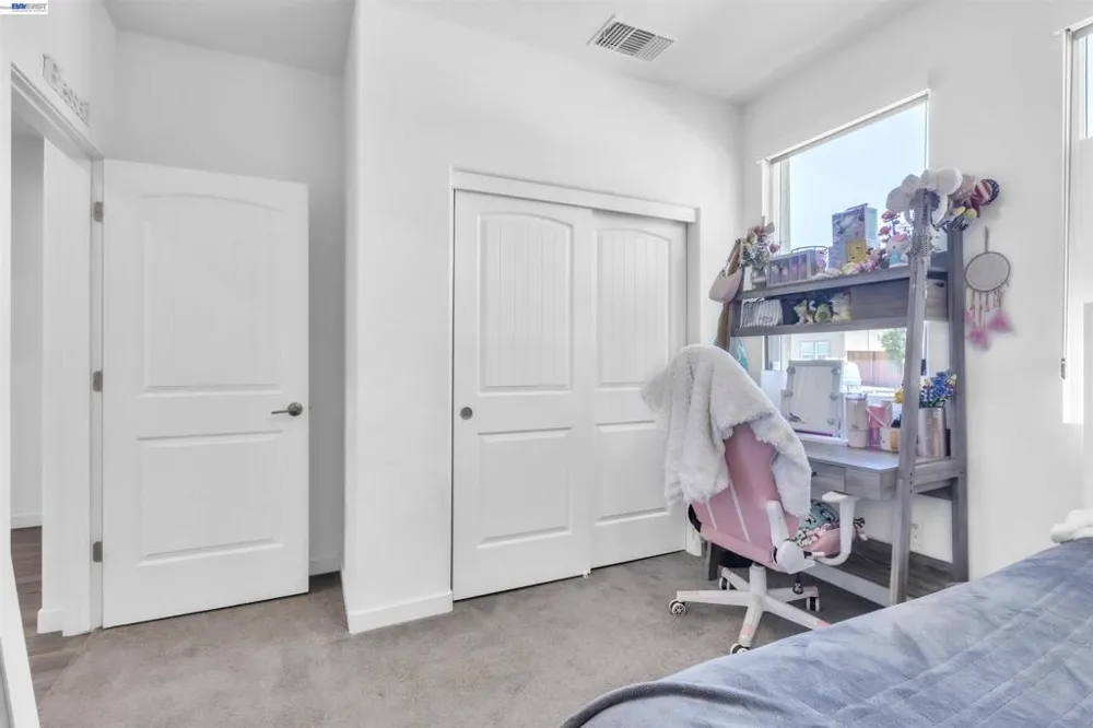1893 Summit Dr Los Banos, CA 93635