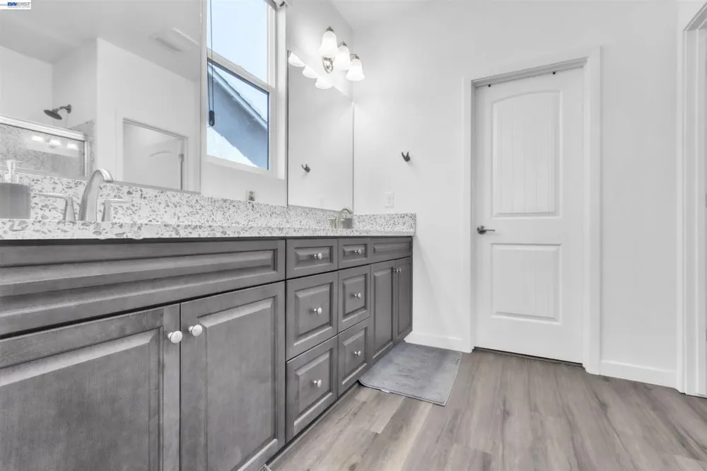 1893 Summit Dr Los Banos, CA 93635
