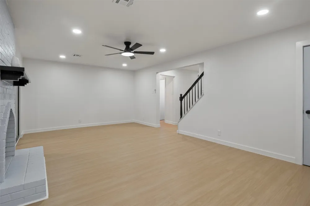 6830 Golf Hill Drive Dallas, TX 75232
