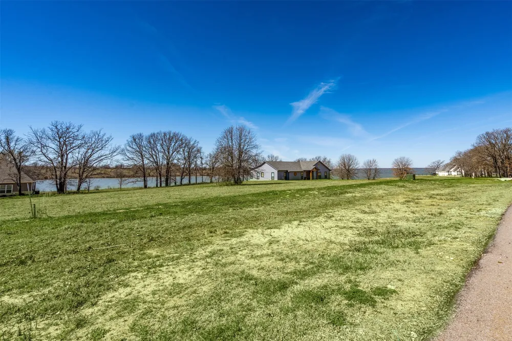 66 Admiral Shores Streetman, TX 75840