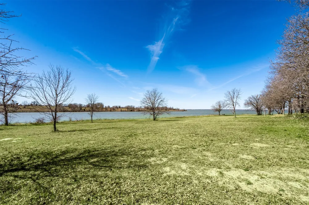 66 Admiral Shores Streetman, TX 75840