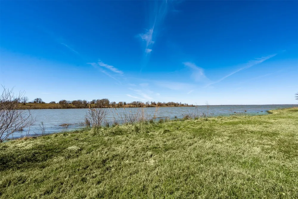 66 Admiral Shores Streetman, TX 75840