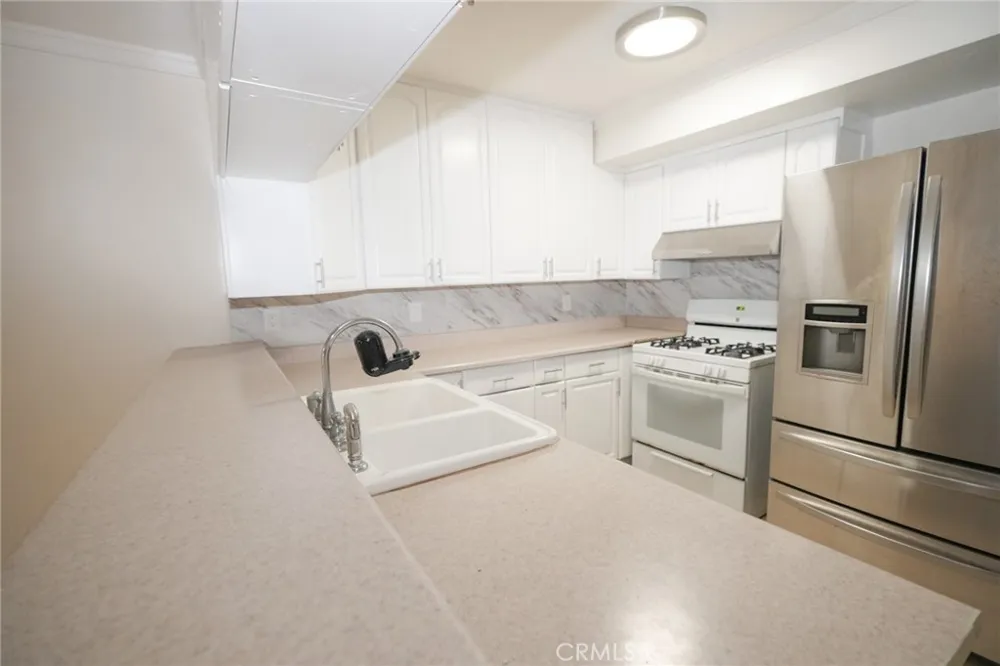 16600 Seville #C Fontana, CA 92335