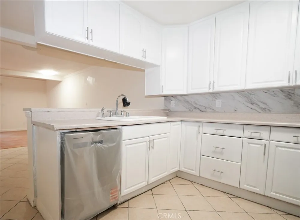 16600 Seville #C Fontana, CA 92335