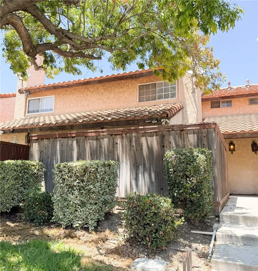 16600 Seville #C Fontana, CA 92335
