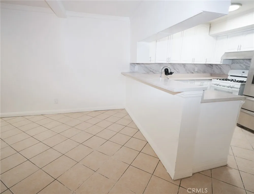 16600 Seville #C Fontana, CA 92335