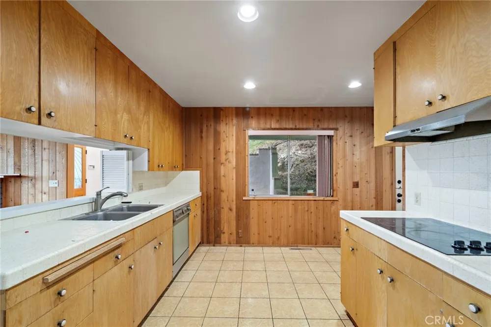 459 Hilledge Drive Laguna Beach, CA 92651
