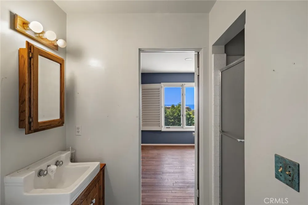 459 Hilledge Drive Laguna Beach, CA 92651