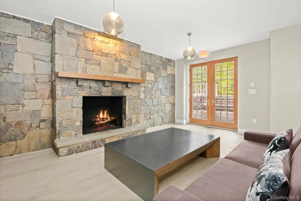 4 Cowdray Park Drive Armonk, NY 10504