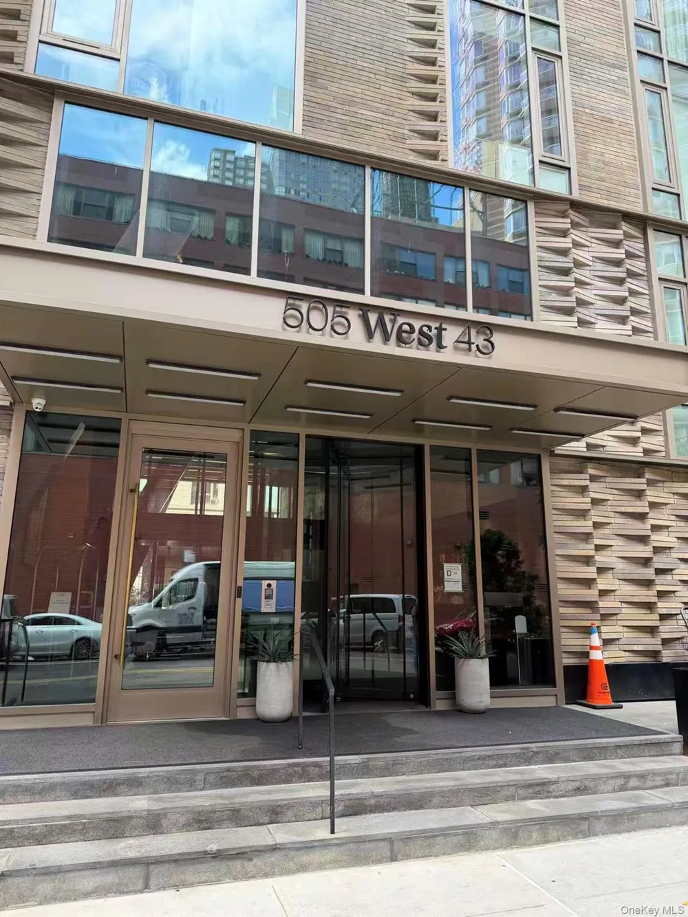 505 W 43rd Street #6L New York (Manhattan), NY 10036