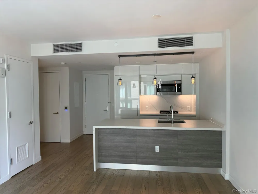505 W 43rd Street #6L New York (Manhattan), NY 10036
