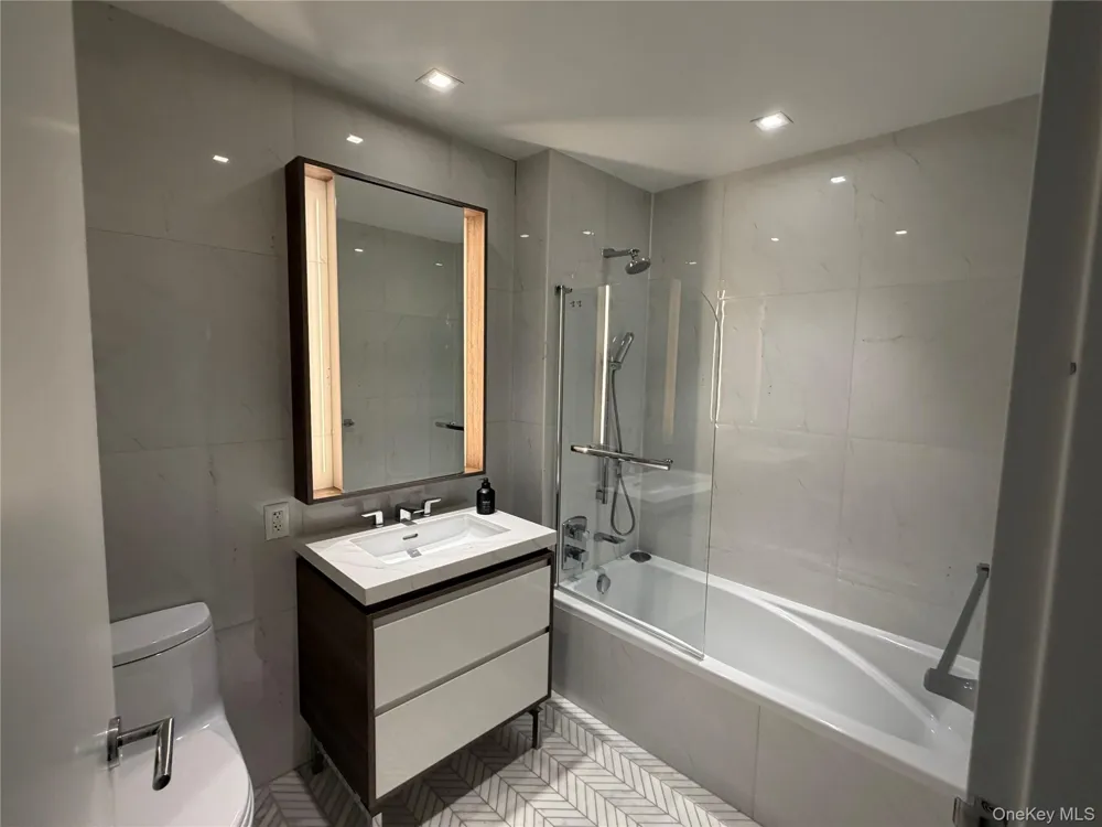 505 W 43rd Street #6L New York (Manhattan), NY 10036
