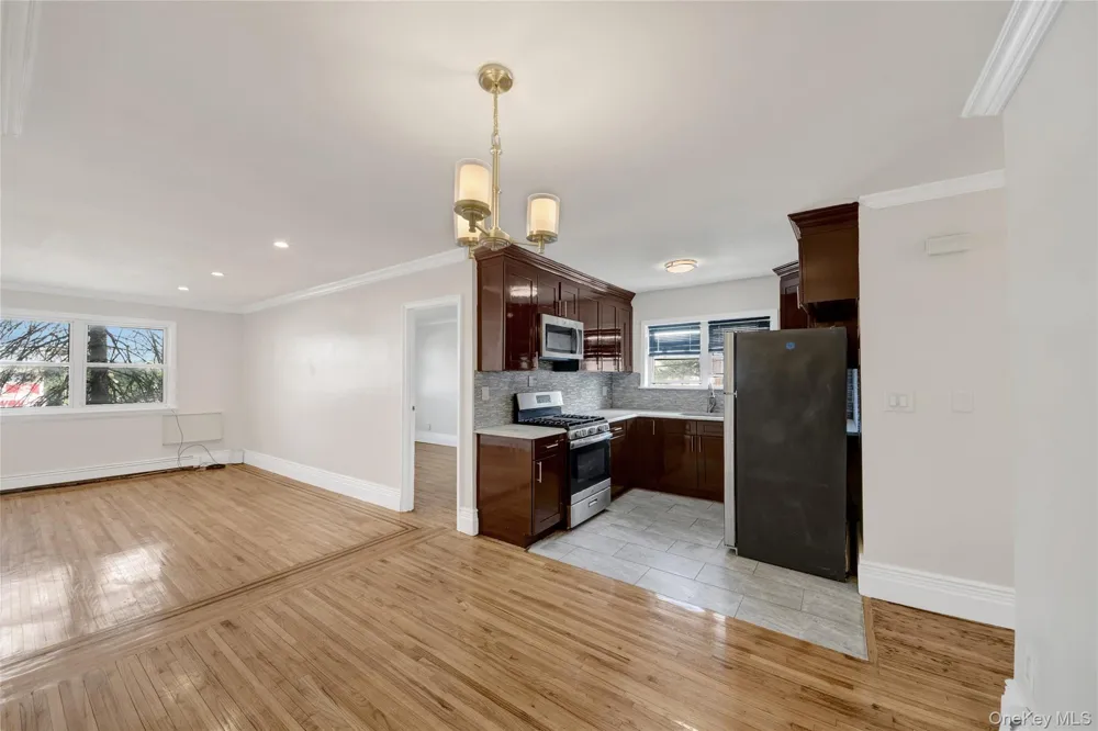 4392 Carpenter apt #2 Avenue Bronx, NY 10466