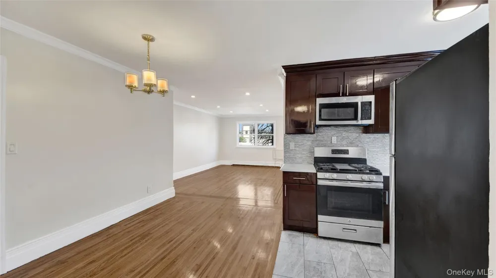 4392 Carpenter apt #2 Avenue Bronx, NY 10466