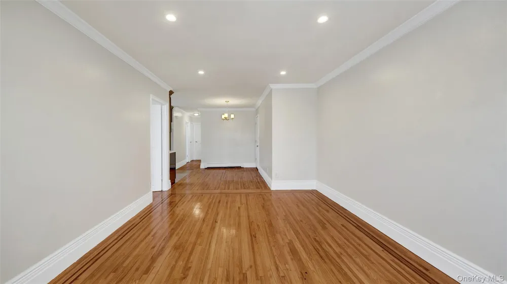 4392 Carpenter apt #2 Avenue Bronx, NY 10466