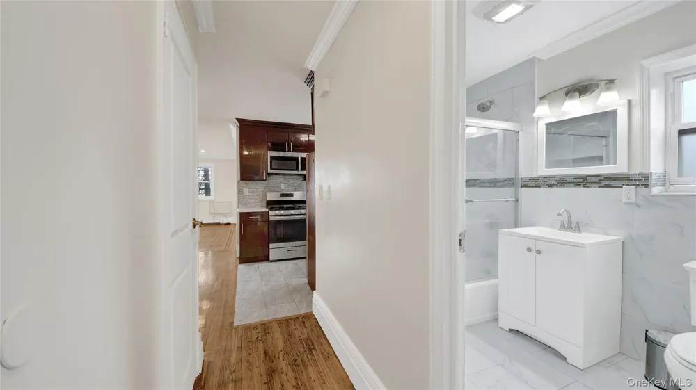 4392 Carpenter apt #2 Avenue Bronx, NY 10466