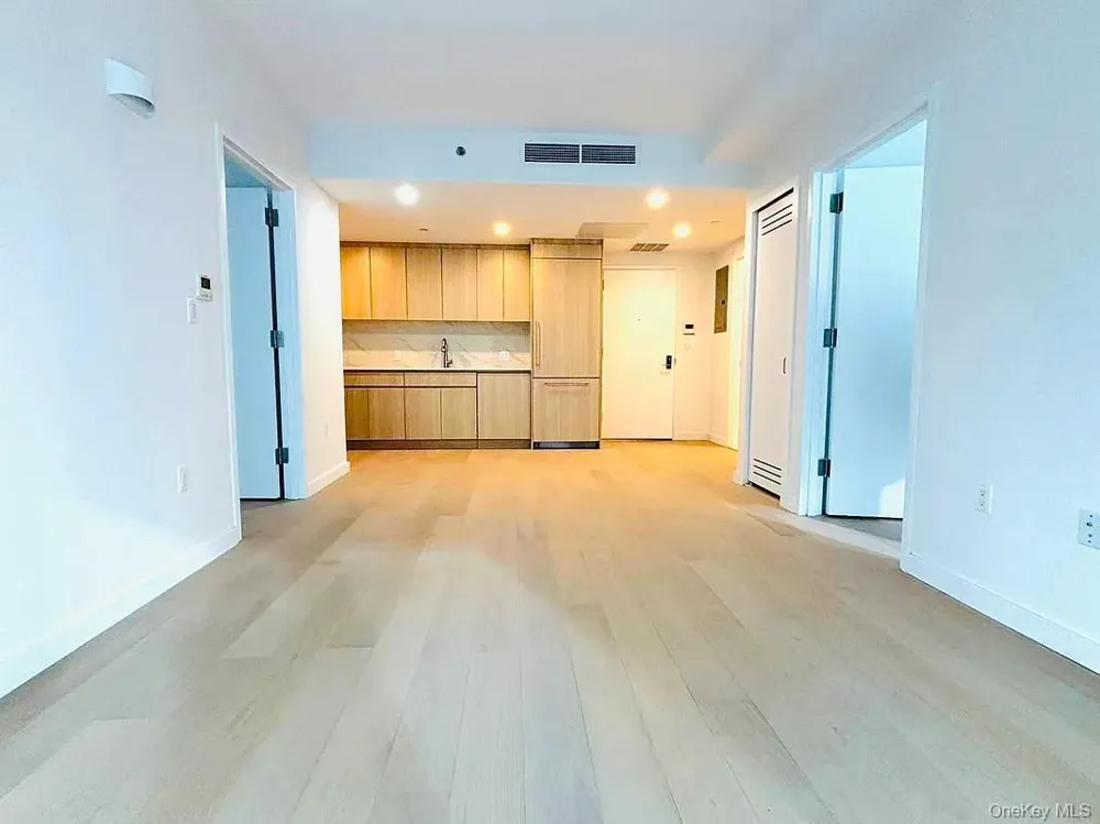 3371 Prince Street #8C Flushing, NY 11354