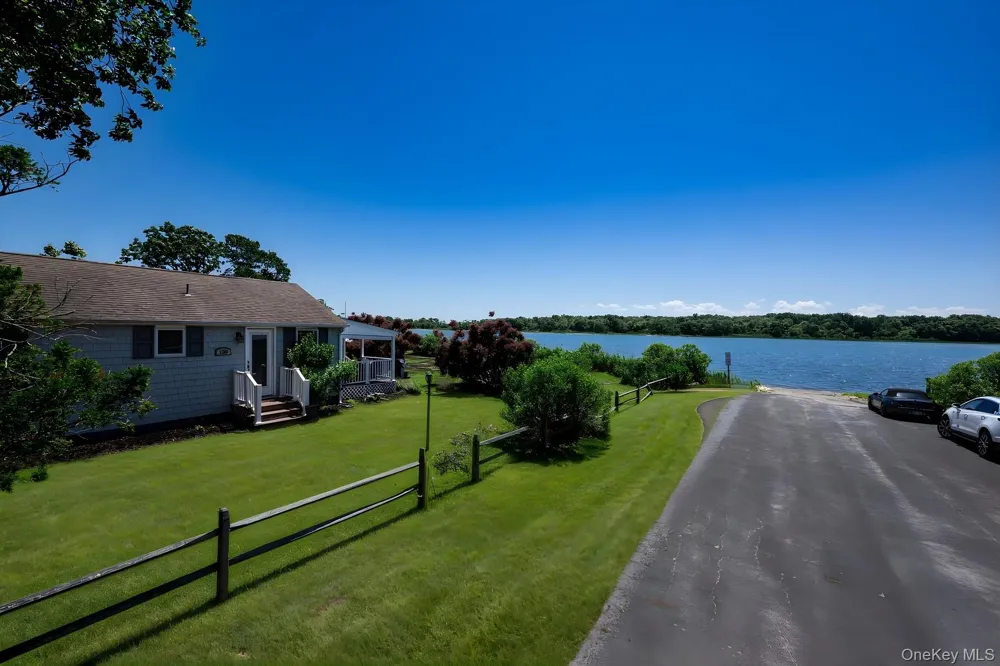 136 Bayview Avenue Southold, NY 11971
