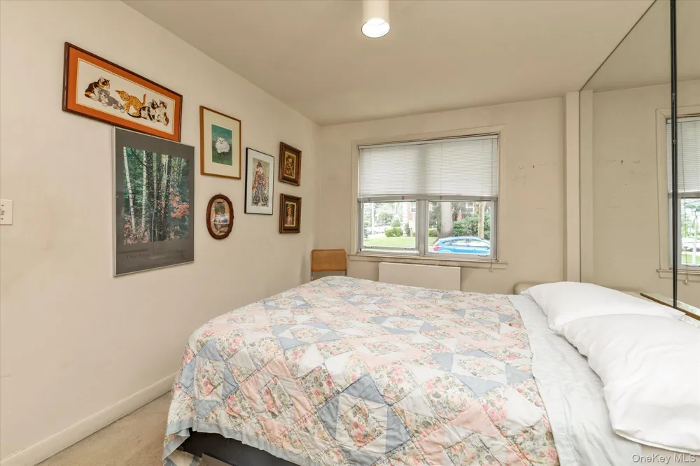 3 Edwards Street #1F Roslyn Heights, NY 11577