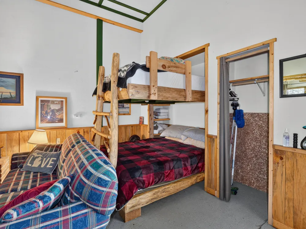 4473 Hamilton Drive Harrison, MI 48625