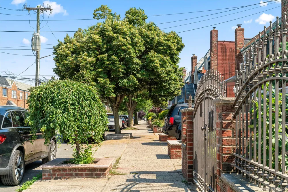 5902 70th Street Maspeth, NY 11378