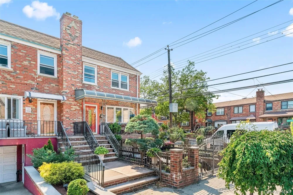 5902 70th Street Maspeth, NY 11378