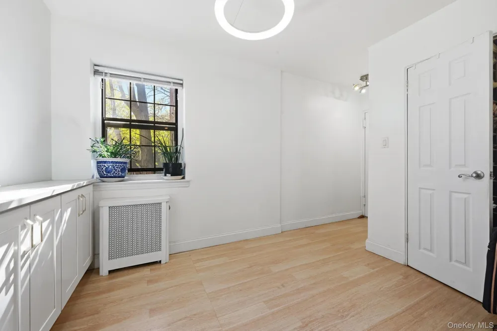 7837 Main Street #2D Flushing, NY 11367