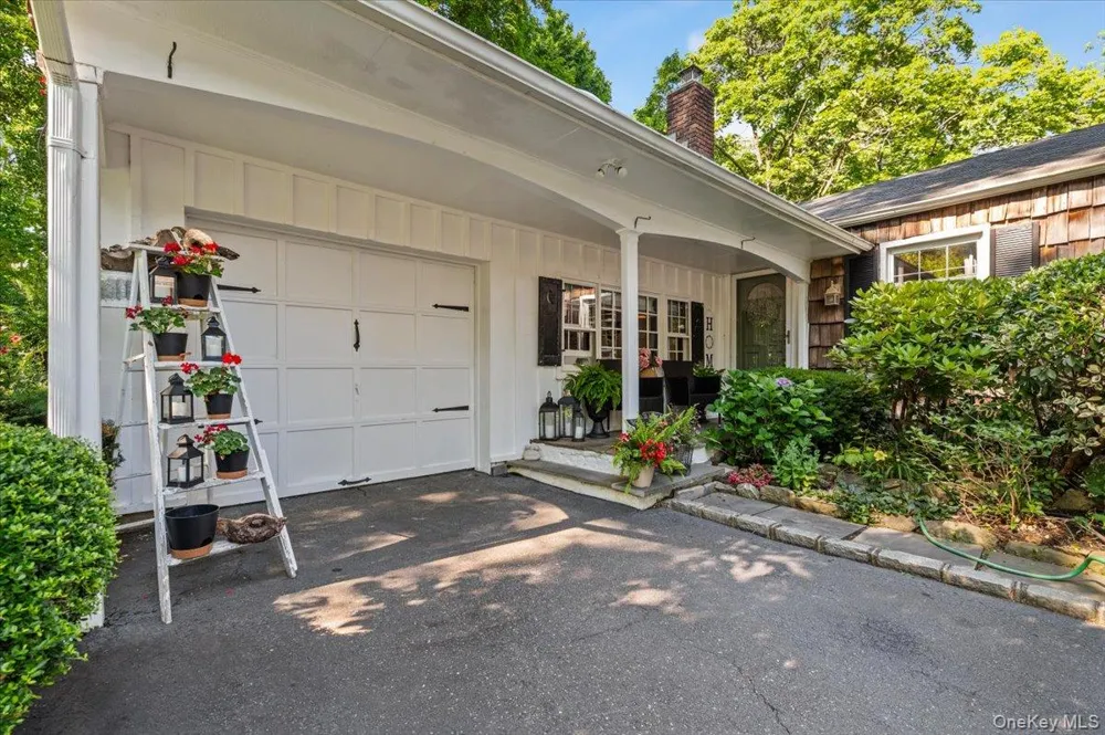 10 Rancher Place Huntington, NY 11743