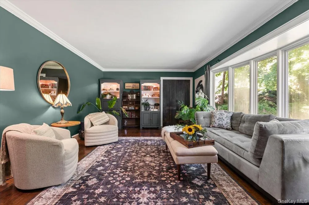 10 Rancher Place Huntington, NY 11743