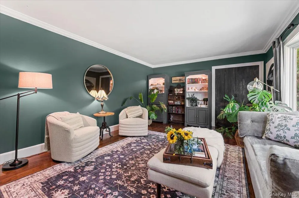 10 Rancher Place Huntington, NY 11743