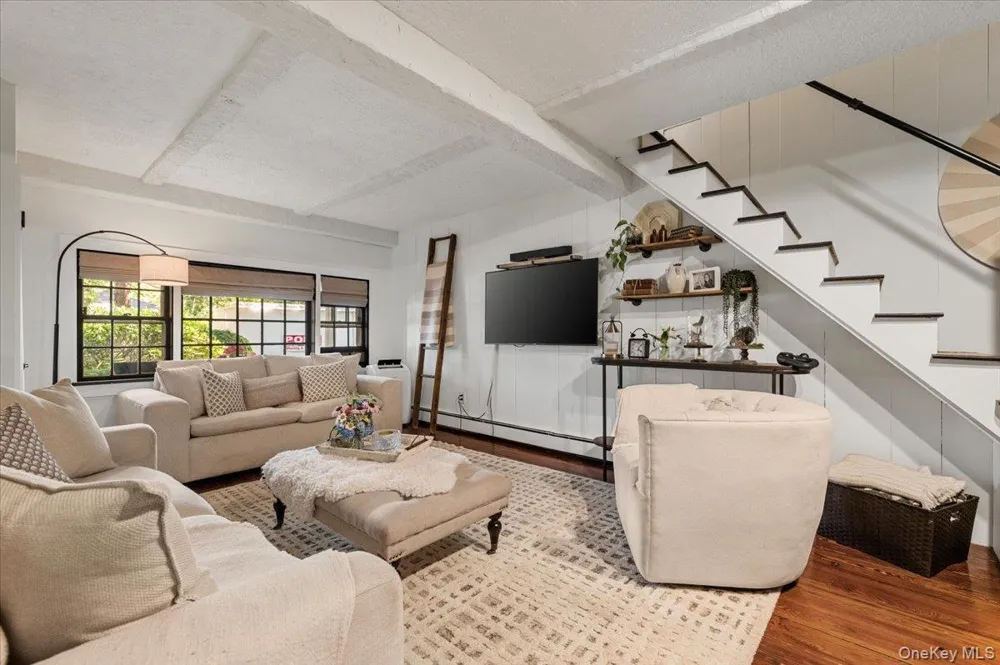 10 Rancher Place Huntington, NY 11743