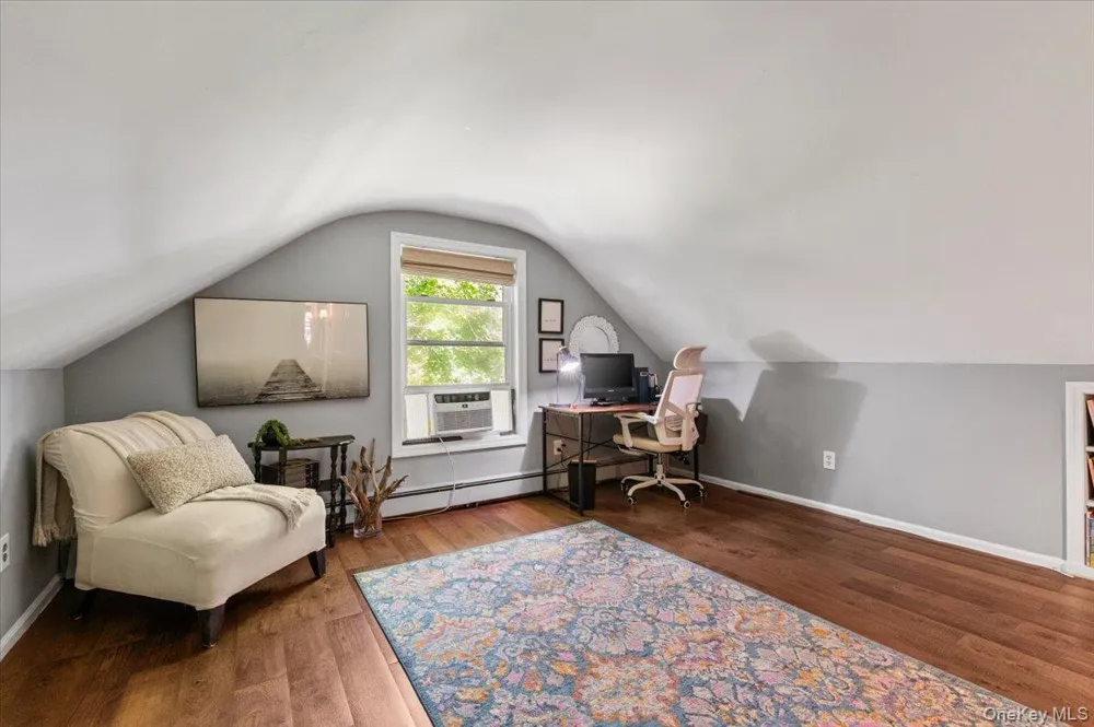 10 Rancher Place Huntington, NY 11743