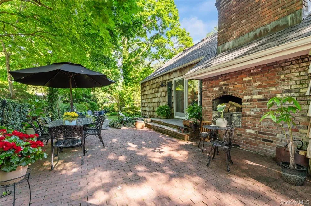 10 Rancher Place Huntington, NY 11743