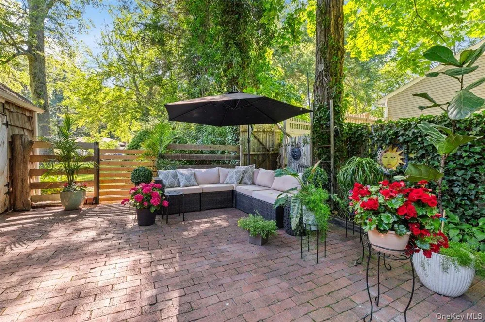 10 Rancher Place Huntington, NY 11743