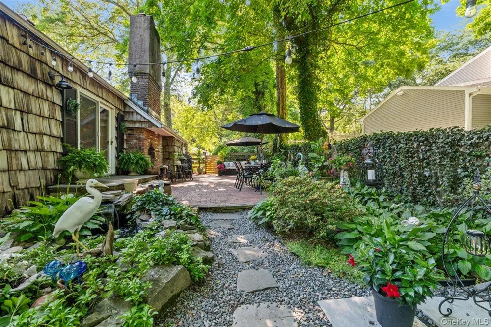10 Rancher Place Huntington, NY 11743