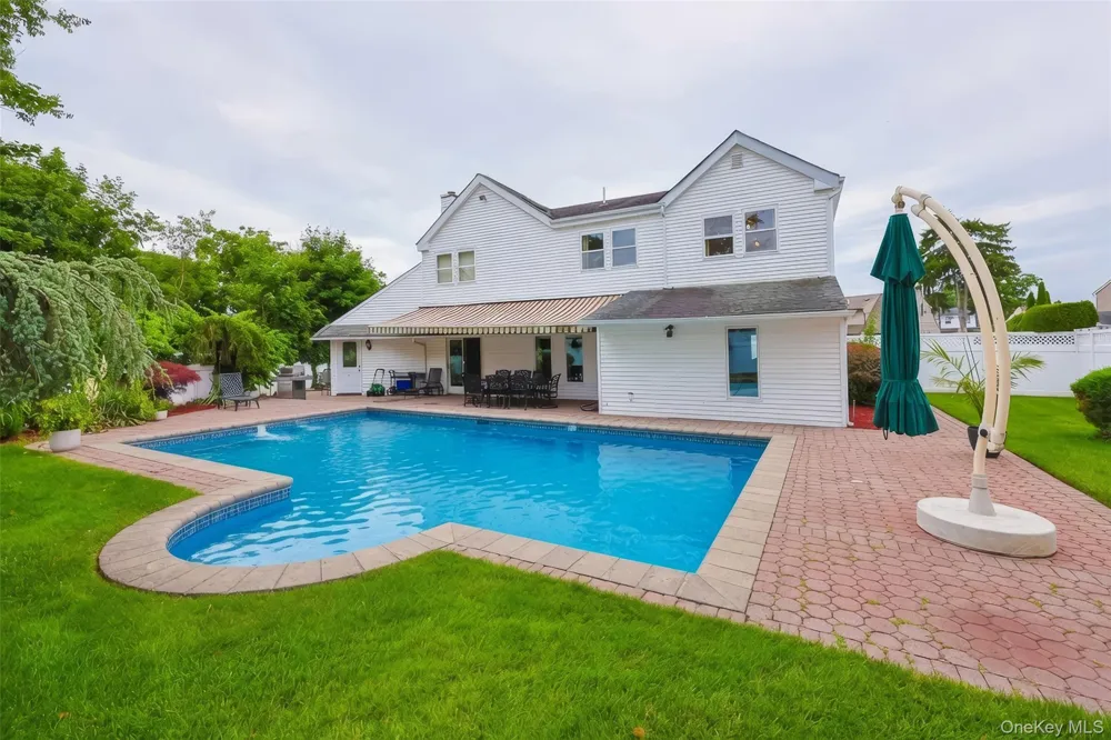 79 Constellation Road Levittown, NY 11756