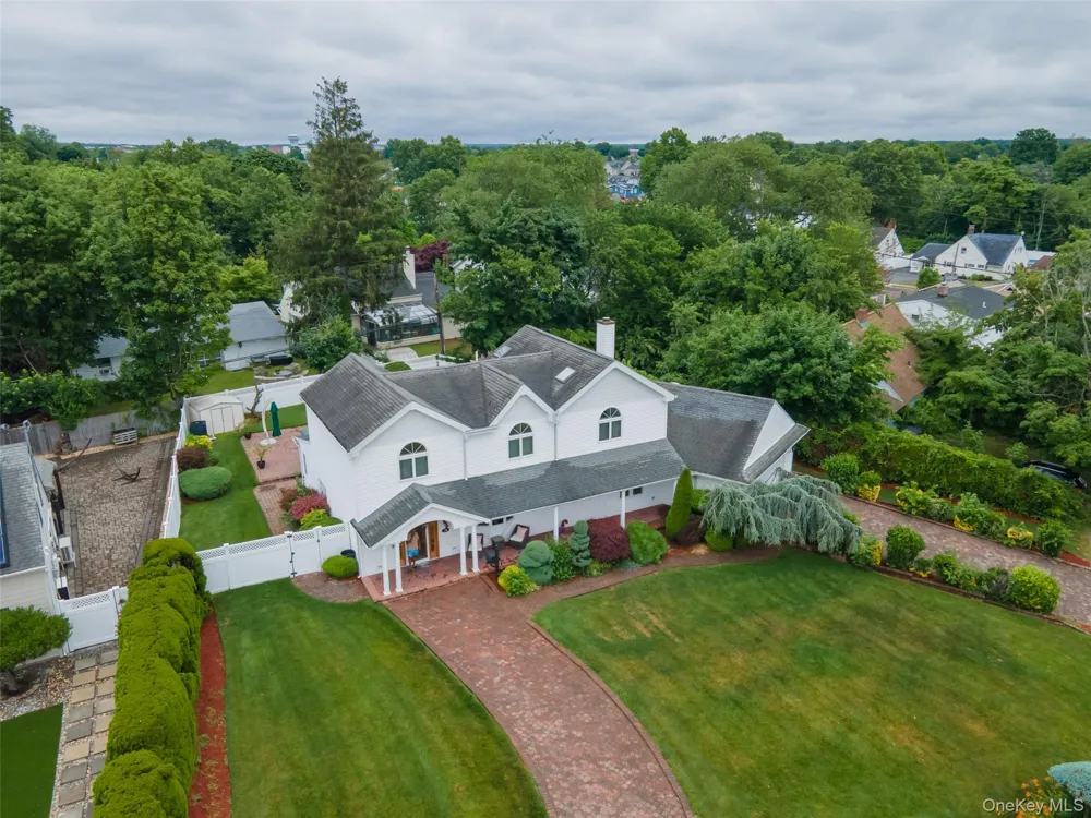 79 Constellation Road Levittown, NY 11756