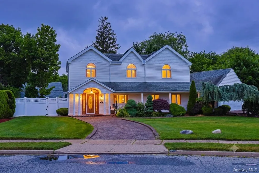 79 Constellation Road Levittown, NY 11756