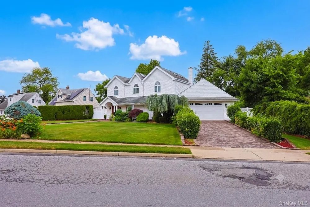 79 Constellation Road Levittown, NY 11756