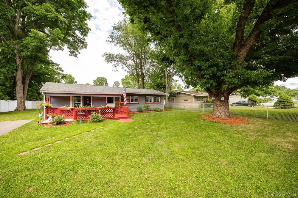 11 Princeton Red Hook, NY 12571