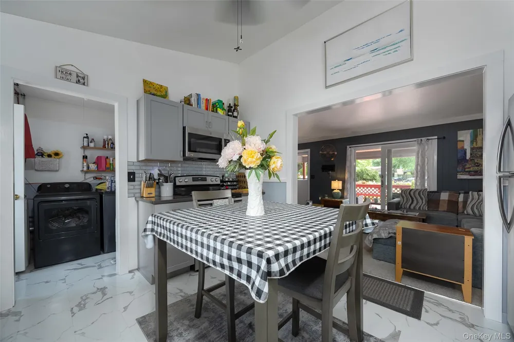 11 Princeton Red Hook, NY 12571