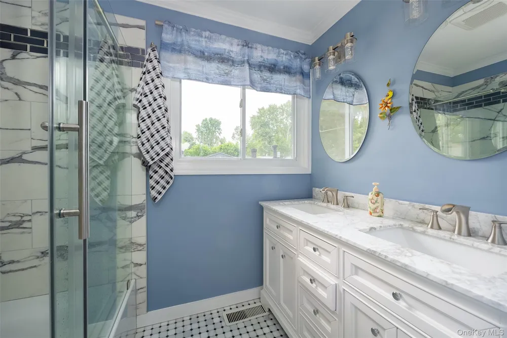 11 Princeton Red Hook, NY 12571