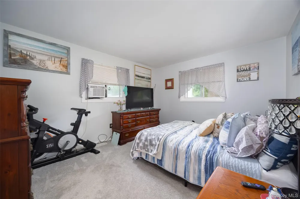 11 Princeton Red Hook, NY 12571